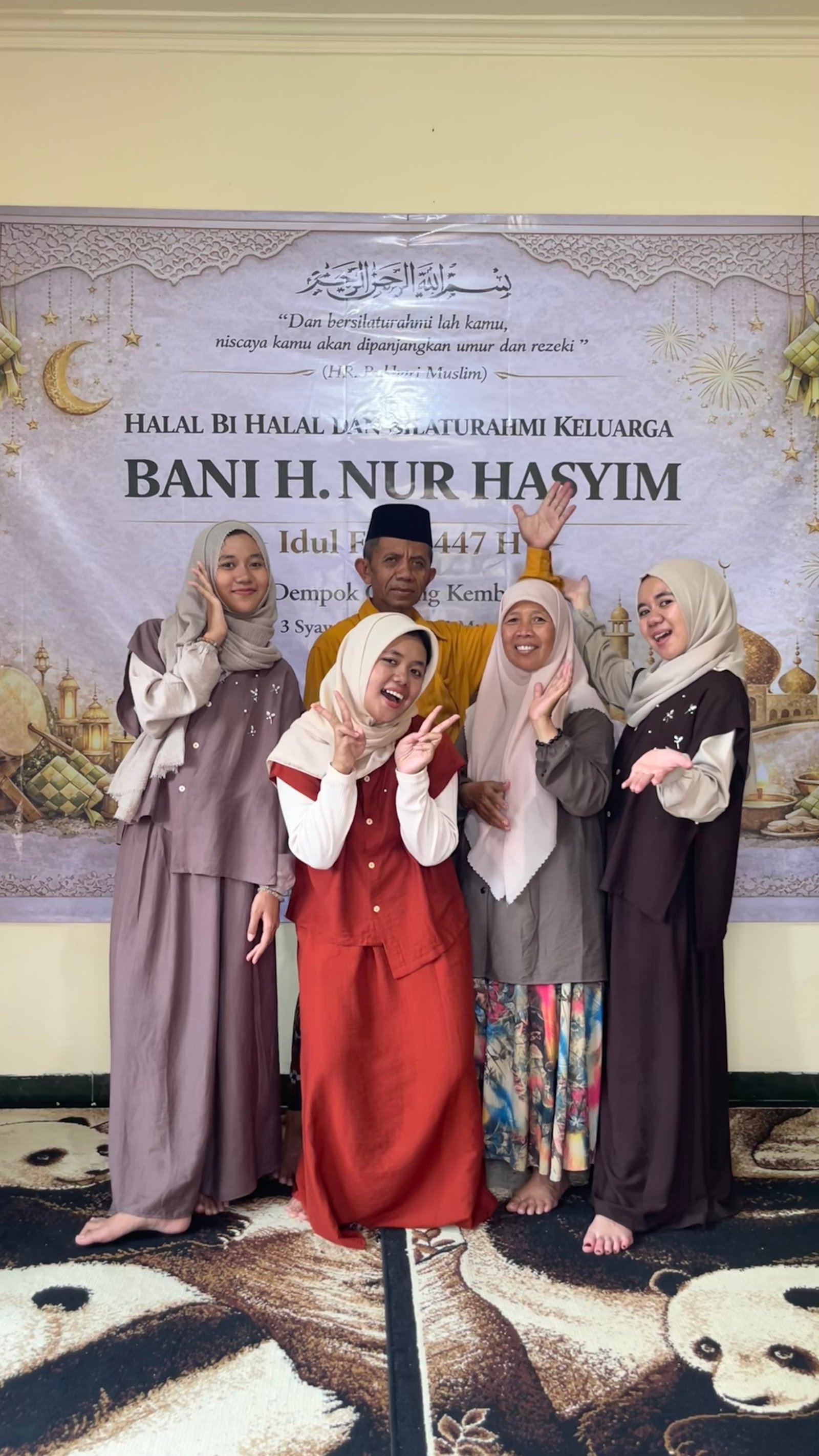 Keluarga Bapak Supriadi/Ibu Husniati